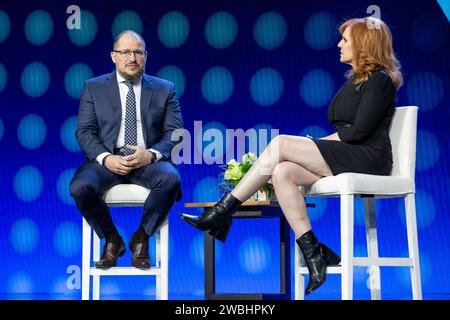 Las Vegas, USA. 10th Jan, 2024. Cristiano Amon (L), President and CEO of Qualcomm, and Liz Claman, Anchor, FOX Business Network, speak at a keynote address during CES 2024 - Day 1 at the Venetian casino and resort in Las Vegas, NV on January 10, 2024. (Travis P Ball/Sipa USA) Credit: Sipa USA/Alamy Live News Stock Photo