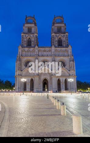Europe, France, Centre-Val de Loire Region, Orléans, Cathedral of the Holy Cross of Orléans (Cathédrale Sainte-Croix d'Orléans) at Night Stock Photo