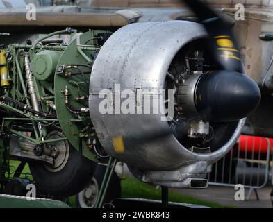 The Armstrong Siddeley Cheetah is a seven-cylinder British air-cooled ...