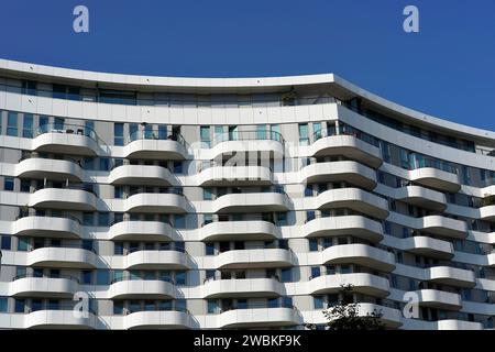 Germany, North Rhine-Westphalia, Cologne, modern residential complex, facade, curved balconies Stock Photo