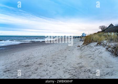 Der Strand vom Ostseebad Kühlungsborn im Winter, Mecklenburg-Vorpommern, Deutschland |  The  baltic beach in Kühlungsborn in winter, Mecklenburg-Vorpo Stock Photo