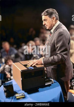 Edwin Land. Portrait of the American inventor of the Polaroid Camera, Edwin Herbert Land (1909-1991), presenting the Polavision home movie system, 1977 Stock Photo