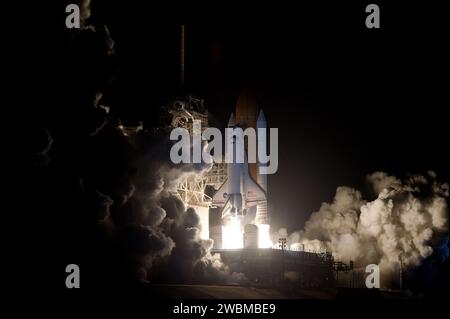 STS128-S-029 (28 Aug. 2009) --- Against a black night sky, Space Shuttle Discovery and its seven-member STS-128 crew head toward Earth orbit and rendezvous with the International Space Station (ISS). Liftoff was on time at 11:59 p.m. (EDT) on Aug. 28, 2009 from launch pad 39A at NASA?s Kennedy Space Center. Onboard are astronauts Rick Sturckow, commander; Kevin Ford, pilot; John ?Danny? Olivas, European Space Agency astronaut Christer Fuglesang, Patrick Forrester, Jose Hernandez and Nicole Stott, all mission specialists. Stott will join Expedition 20 in progress to serve as a flight engineer a Stock Photo