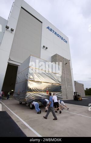 NASA's solar-powered Juno spacecraft underwent testing in the Glenn ...