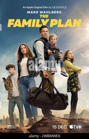 The Family Plan poster  Michelle Monaghan & Mark Wahlberg Stock Photo