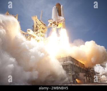 NASA's Space Shuttle Atlantis lifts off from Complex 39A at the Kennedy ...