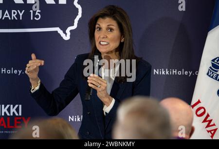 Ankeny, Iowa, USA. 11th Jan, 2024. Former U.N. Ambassador and South Carolina Governor NIKKI HALEY campaigns at Toast, a wedding and events center.(Credit Image: © Brian Cahn/ZUMA Press Wire) EDITORIAL USAGE ONLY! Not for Commercial USAGE! Stock Photo