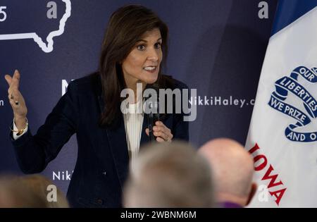 Ankeny, Iowa, USA. 11th Jan, 2024. Former U.N. Ambassador and South Carolina Governor NIKKI HALEY campaigns at Toast, a wedding and events center.(Credit Image: © Brian Cahn/ZUMA Press Wire) EDITORIAL USAGE ONLY! Not for Commercial USAGE! Stock Photo