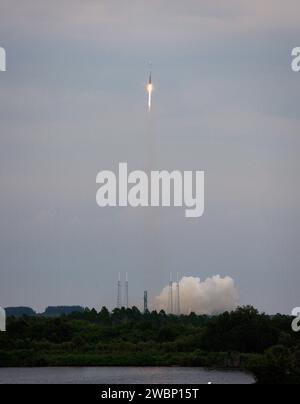 The Lunar Reconnaissance Orbiter and LCROSS spacecraft, photographed at ...