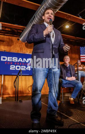 Ames, United States. 11th Jan, 2024. Florida Governor and Republican presidential candidate Ron DeSantis speaks to voters at Jethto's BBQ in Ames, Iowa, January 11, 2024. DeSantis appealed to the audience to vote for him when Iowa Republican voters gather to caucus on January 15th to select their candidate for US president. Photo by Tannen Maury/UPI Credit: UPI/Alamy Live News Stock Photo