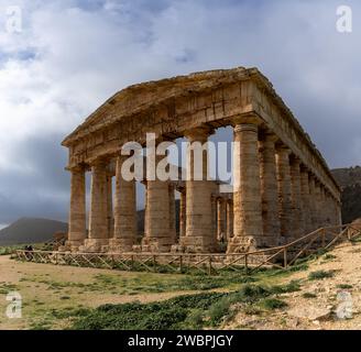 Calatafimi-Segesta, Italy - 4 January, 2024: view of the Doric Temple of Segesta under an overcast sky Stock Photo