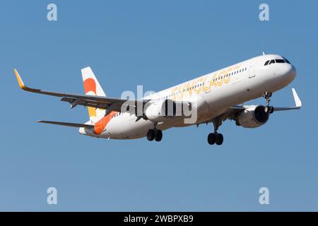 Sunclass airline Airbus A321 airliner landing Stock Photo