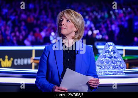 LONDON, UNITED KINGDOM. 11th Jan, 2024. BBC presenter Hazel Irvine (MBE) in day 4 match between Shaun Murphy and Jack Lisowski during the 2024 MrQ Masters at Alexandra Palace on Thursday, January 11, 2024 in LONDON ENGLAND. Credit: Taka G Wu/Alamy Live News Stock Photo