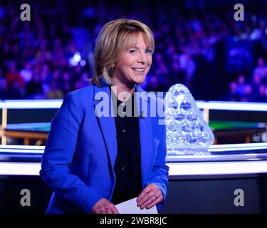 LONDON, UNITED KINGDOM. 11th Jan, 2024. BBC presenter Hazel Irvine (MBE) in day 4 match between Shaun Murphy and Jack Lisowski during the 2024 MrQ Masters at Alexandra Palace on Thursday, January 11, 2024 in LONDON ENGLAND. Credit: Taka G Wu/Alamy Live News Stock Photo