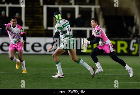 Newcastle, UK. 12th Jan, 2024. Adam Radwan of Newcastle Falcons has a run during the European Rugby Challenge Cup match between Newcastle Falcons and Benetton Rugby at Kingston Park, Newcastle on Friday 12th January 2024. (Photo: Chris Lishman | MI News) Credit: MI News & Sport /Alamy Live News Stock Photo