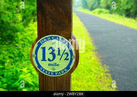 Trail mileage marker along Delaware & Raritan Canal, Delaware & Raritan Canal State Park, New Jersey Stock Photo