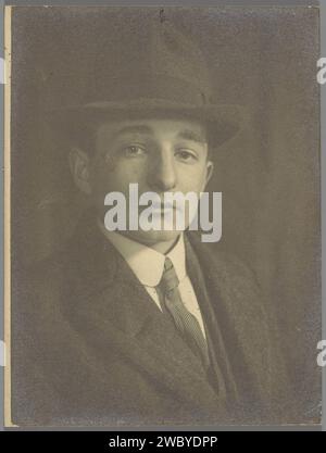 Portrait of Louis Davids, Anonymous, 1900 - 1940 photograph  unknown photographic support gelatin silver print historical persons. portrait of actor, actress Stock Photo