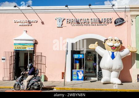 Merida Mexico,centro historico central historic district,outside exterior,building front entrance,pharmacy drugstore medical consultant,inflated ballo Stock Photo