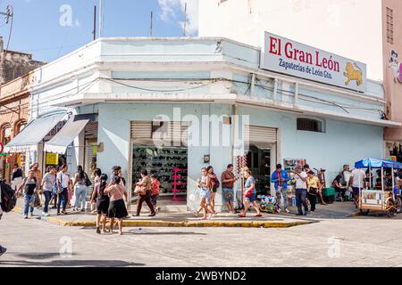 Shoe market mexico hi res stock photography and images Alamy