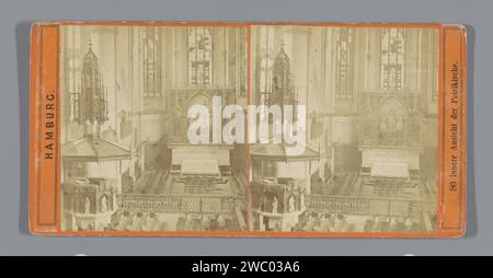 Interior of the Sankt-Petri-Kirche in Hamburg, Anonymous, c. 1850 - c. 1875 stereograph  Sankt-Petri-Kirche cardboard. photographic support albumen print interior of church. pulpit, ambo, chancel Sankt-Petri-Kirche Stock Photo
