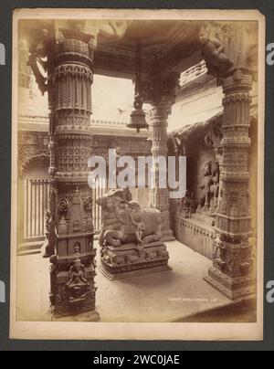 Nandi bull statue at Kashi Vishwanath Temple, Rashin, Karjat ...