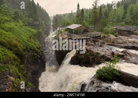 torrent dans un canyon Stock Photo