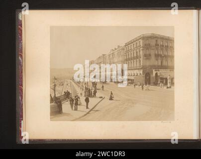 View of Boulevard de la Republique in Algiers, Étienne Neurdein, 1880 - 1890 photograph This photo is part of an album. Algiers photographic support albumen print avenue, boulevard, promenade, esplanade. historical persons Algiers Stock Photo