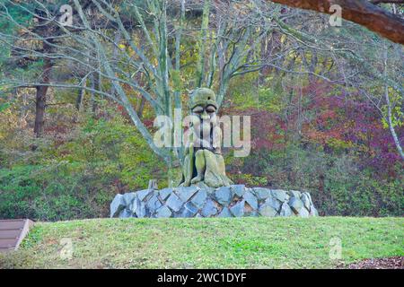 Sangju City, South Korea - November 18th, 2023: Another intricate wooden sculpture at Misaek Sculpture Park in Gyeongcheondae Terrace, a testament to Stock Photo