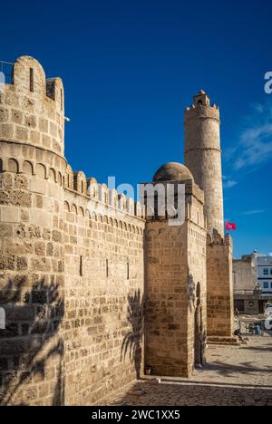 The imposing walls, ramparts and tower of the 8th century religious fortress, the Ribat of Sousse in Tunisia. It is a UNESCO World Heritage Site. Stock Photo