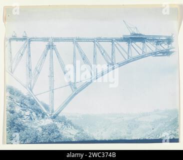 Construction of the Viaur Viaduct in France by the Societé de Construction des Battignolles, July 17, 1901, 1901 photograph  France photographic support cyanotype making the overground structures ( building activities). viaduct Viaur Viaduct Stock Photo