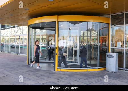 Paredes, Spain. 13th Jan, 2024. Paredes, Spain, January 13, 2024: A participant entering the establishment during the Orientation Race at Ikea, on January 13, 2024, in Paredes, Asturias. Credit: Alberto Brevers/Alamy Live News. (Photo by Alberto Brevers/Pacific Press) Stock Photo