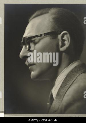 Portrait of an unknown man, Franz Ziegler, 1920 - 1939 photograph  The Hague paper. cardboard gelatin silver print historical persons not known by name Netherlands Stock Photo