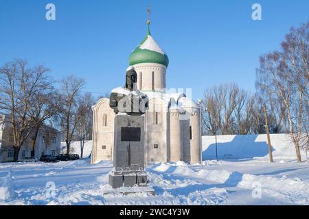 PERESLAVL-ZALESSKY, RUSSIA - JANUARY 04, 2024: Monument to the Russian prince Alexander Nevsky against the background of the medieval Transfiguration Stock Photo