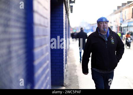 Liverpool, UK. 14th Jan, 2024. Fans start to gather outside Goodison Park ahead of the Premier League match at Goodison Park, Liverpool. Picture credit should read: Gary Oakley/Sportimage Credit: Sportimage Ltd/Alamy Live News Stock Photo