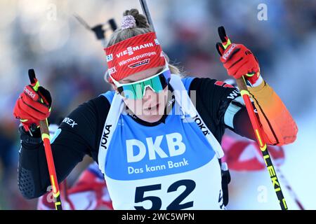 Ruhpolding, Germany. 14th Jan, 2024. Biathlon: World Cup, 10 km pursuit, women. Hanna Kebinger from Germany in action. Credit: Sven Hoppe/dpa/Alamy Live News Stock Photo