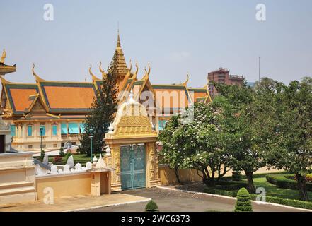 Khemarin Palace at Royal Palace (Preah Barum Reachea Veang Nei Preah Reacheanachak Kampuchea) in Phnom Penh. Cambodia Stock Photo