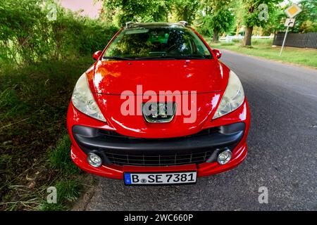 Peugeot 207 sw hi-res stock photography and images - Alamy