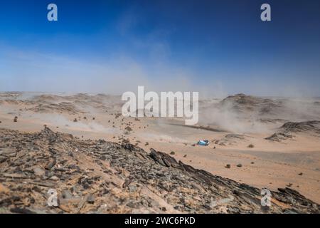 615 HUZINK Gert (nld), ROESINIK Martin (nld), BURRSEN Rob (nld), Jongbloed Dakar Team, Renault C460 Hybrid, FIA Truck, action during the Stage 7 of the Dakar 2024 on January 14, 2024 between Riyadh and Al Duwadimi, Saudi Arabia - Photo Antonin Vincent / DPPI Stock Photo