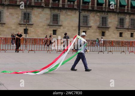 Mexico City, Mexico City, Mexico. 14th Jan, 2024. An elderly man flying his kite in the Zocalo of Mexico City as part of the activities carried out worldwide in support of Palestine, due to the recent attacks they have received from the state of Israel. (Credit Image: © Luis E Salgado/ZUMA Press Wire) EDITORIAL USAGE ONLY! Not for Commercial USAGE! Credit: ZUMA Press, Inc./Alamy Live News Stock Photo