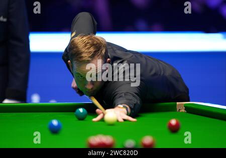 Ali Carter in action during the MrQ Masters Final against Ronnie O'Sullivan during day eight of the MrQ Masters at Alexandra Palace, London. Picture date: Sunday January 14, 2024. Stock Photo