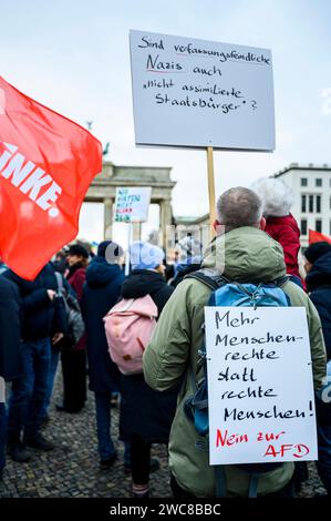 Kundgebung gegen Rechts am Brandenburger Tor Unter dem Motto Demokratie ...