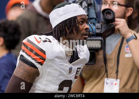 Cleveland Browns wide receiver Marquise Goodwin talks with the