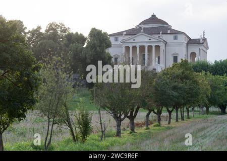 Renaissance Palladian Villa La Rotonda built in XVI century by Andrea Palladio in Vicenza, Province of Vicenza, Veneto, Italy© Wojciech Strozyk / Alam Stock Photo