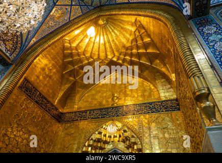 Shiite Muslim pilgrims visit the holy shrine of Imam Abbas during ...