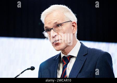 The Hague, Netherlands. 15 January, 2024. Committee chairman Richard van Zwol explains the report of the State Committee on Demographic Developments 2050. The report discusses the effects of, among other things, aging and migration. ANP RAMON VAN FLYMEN netherlands out - belgium out Credit: ANP/Alamy Live News Stock Photo