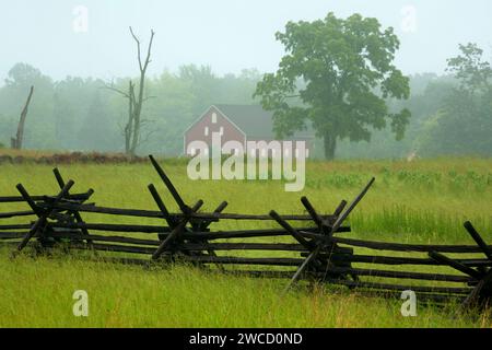 Fence with barn, Gettysburg National Military Park, Pennsylvania Stock Photo