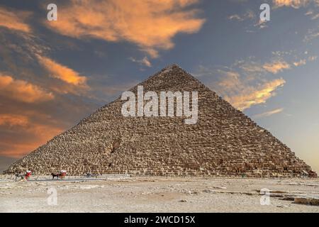 View with the Pyramid of Cheops, the biggest from the site of the great pyramids of the Giza Necropolis. Al Haram, Giza Governorate, Egypt, Africa. Stock Photo