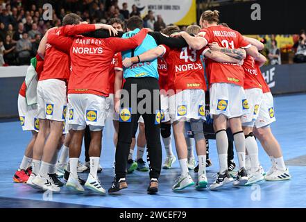 Munich Germany 15th Jan 2024 Munich Germany January 15th 2024   Munich Germany 15th Jan 2024 Handball European Championship Denmark Portugal Preliminary Round Group F Match Day 3 The Players Of Denmark Cheer After The Match Credit Sven Hoppedpaalamy Live News 2wcef79 