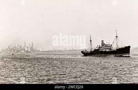 Photo taken from the album of an italian Jewish family (Jarach) travelling to New york and to the international Expo of Chicago back in the summer of 1933. Here some view of the city of New York appearing in the distance Stock Photo