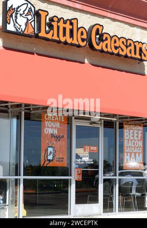 Little Caesars Pizza Storefront in Yazoo Mississippi - April 2019 Stock Photo